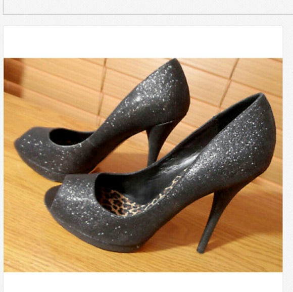 Betsey Johnson Shoes - BETSEY JOHNSON Stilleto Heels 8.5 Black Glittered